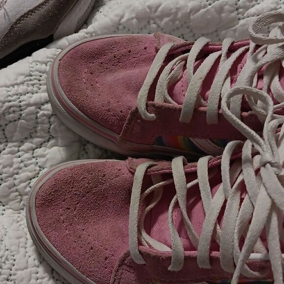 Vans - Picture 3 of 5